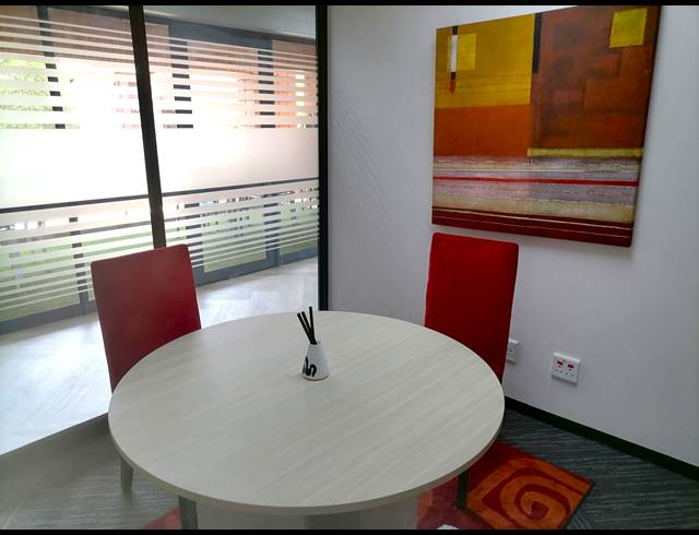 251M² CO-WORKING SPACE TO LET IN DIE HOEWES